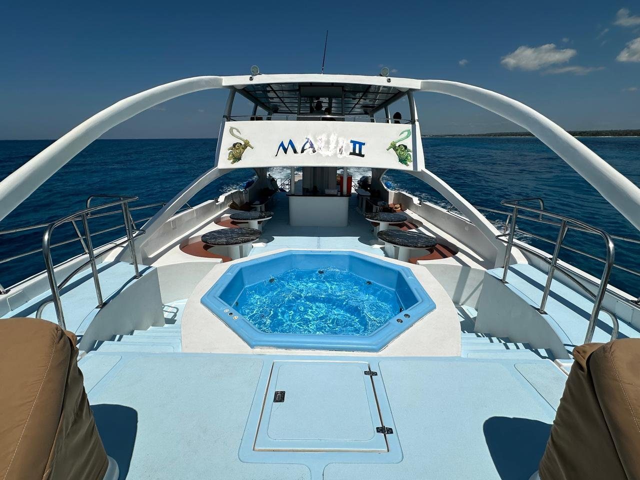 Saona Island – Catamaran white Jacuzzi